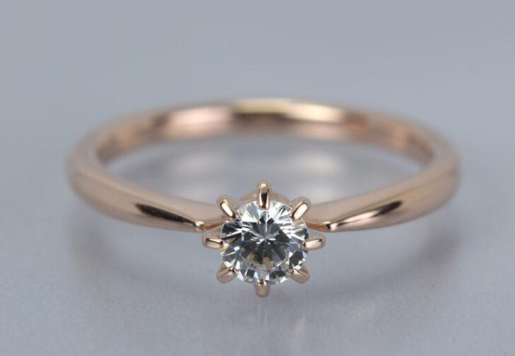 K18ピンクゴールドの婚約指輪｜コスモスみたい八本の爪がかわいくダイヤを包む安心感なリング