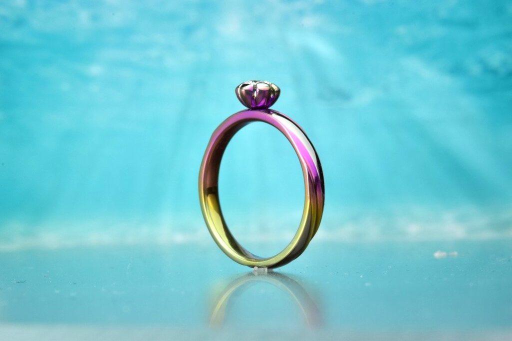 カラーリング婚約指輪