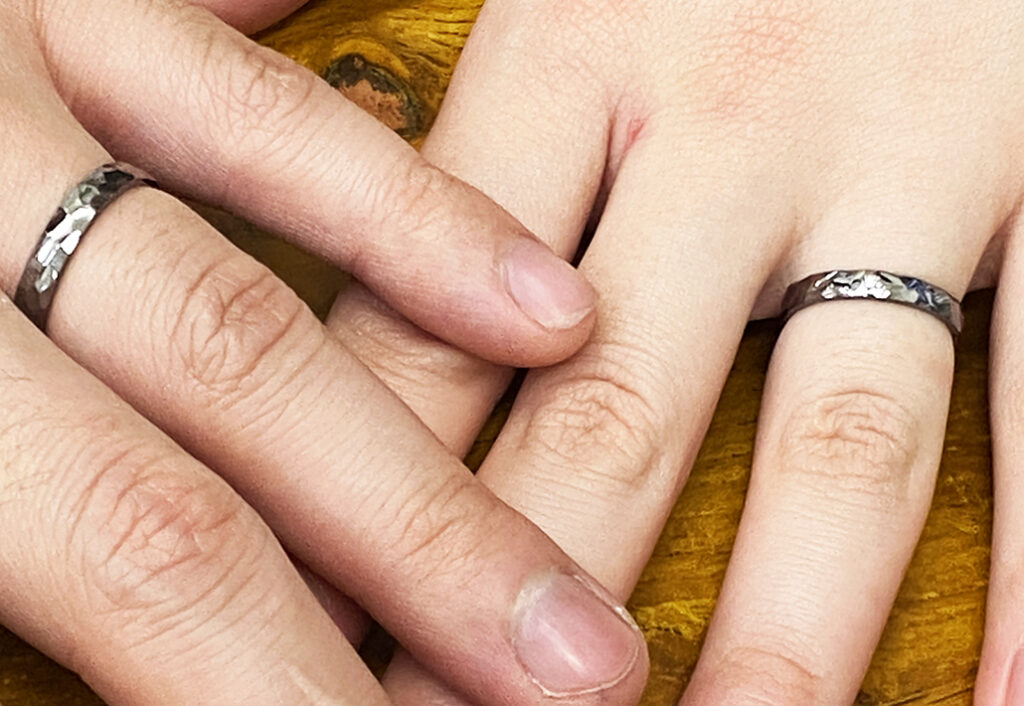 タンタル結婚指輪 Ta 山中様 人物