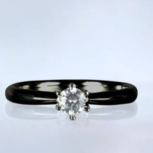 黒い婚約指輪
