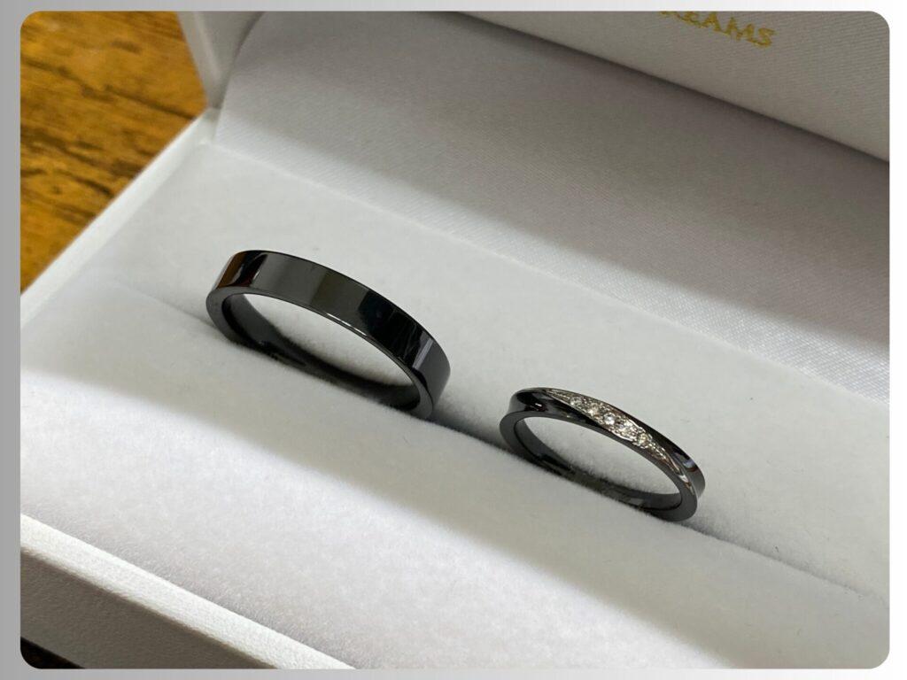 ブラックジルコニウム　黒の結婚指輪