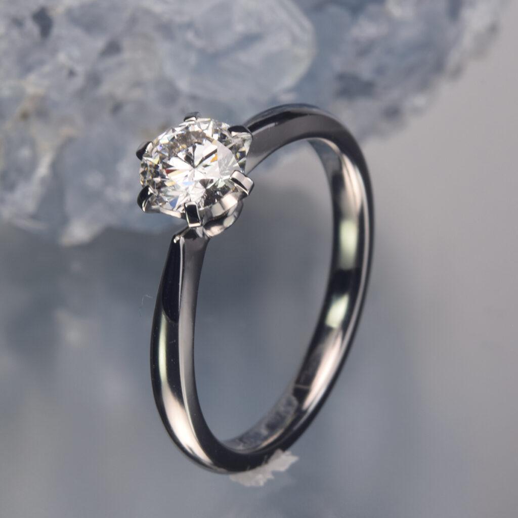 金属アレルギー対応ジルコニウム製ティファニータイプ6本爪婚約指輪【OR-1953】0.5ctダイヤモンド