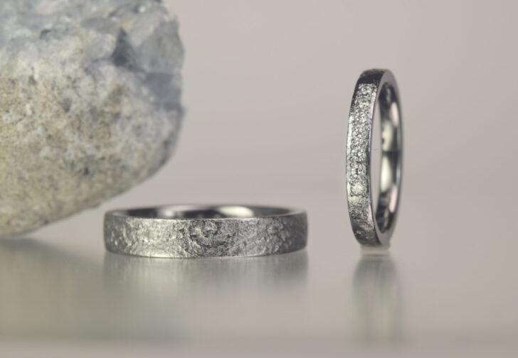 タンタル　和紙柄　結婚指輪　黒い