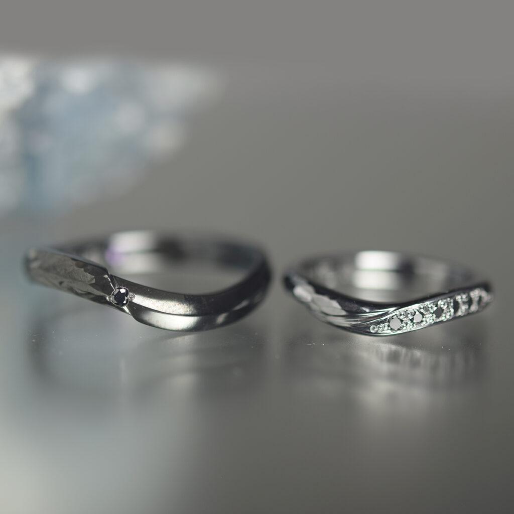 ブラックジルコニウム＆タンタル製結婚指輪 双流＆フォールドデザイン カスタムマリッジリング OR-2000