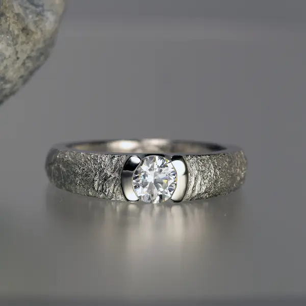 プラチナ・K18の婚約指輪