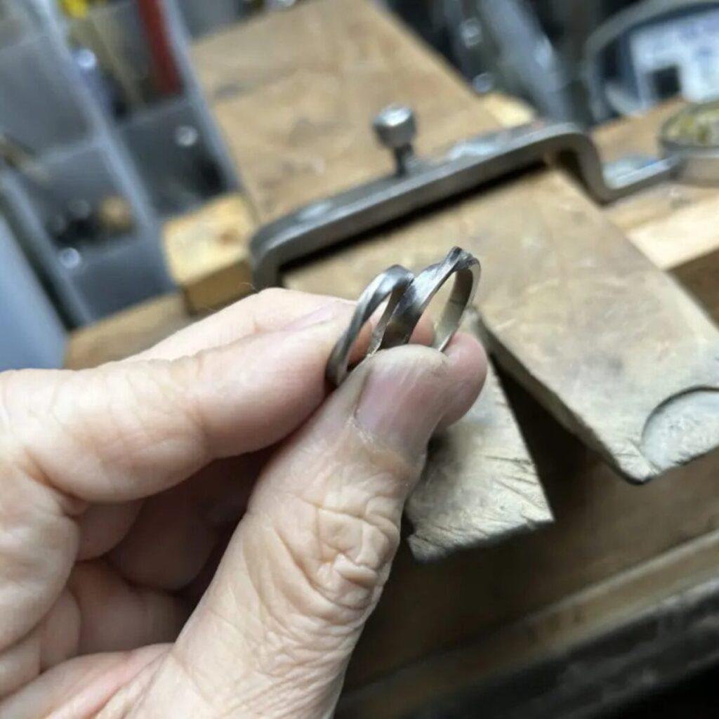 結婚指輪作業風景