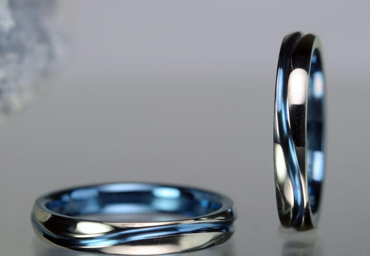 【OR-1992】ジルコニウム製マリッジリング｜ラグーンカスタムカラー｜サンゴ礁の波打ち際をイメージしたブルーの結婚指輪