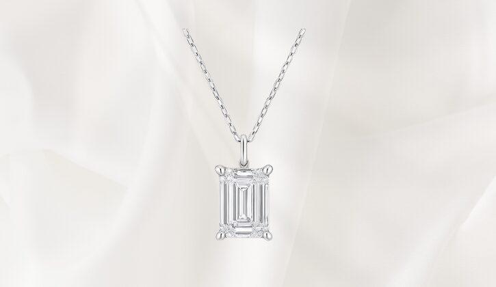 エメラルドカットのダイヤモンドペンダント すっきりしていてカッコイイ
