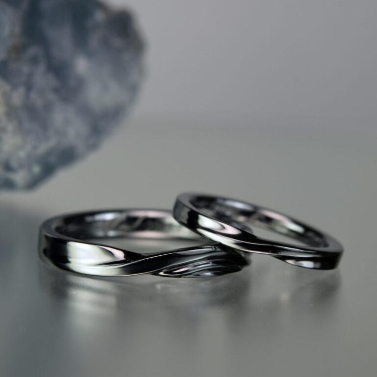 OR-1976 純タンタル結婚指輪 波彫刻と肉球刻印入りペア