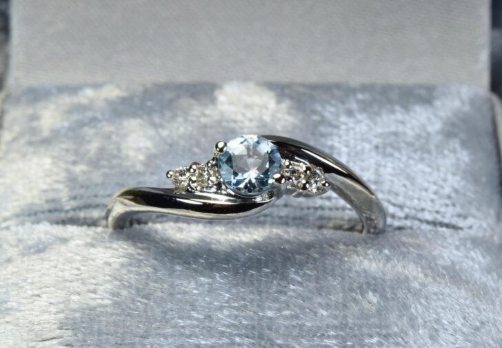 3月の誕生石アクアマリンに願いを込めた特別な婚約指輪　O-EG-313