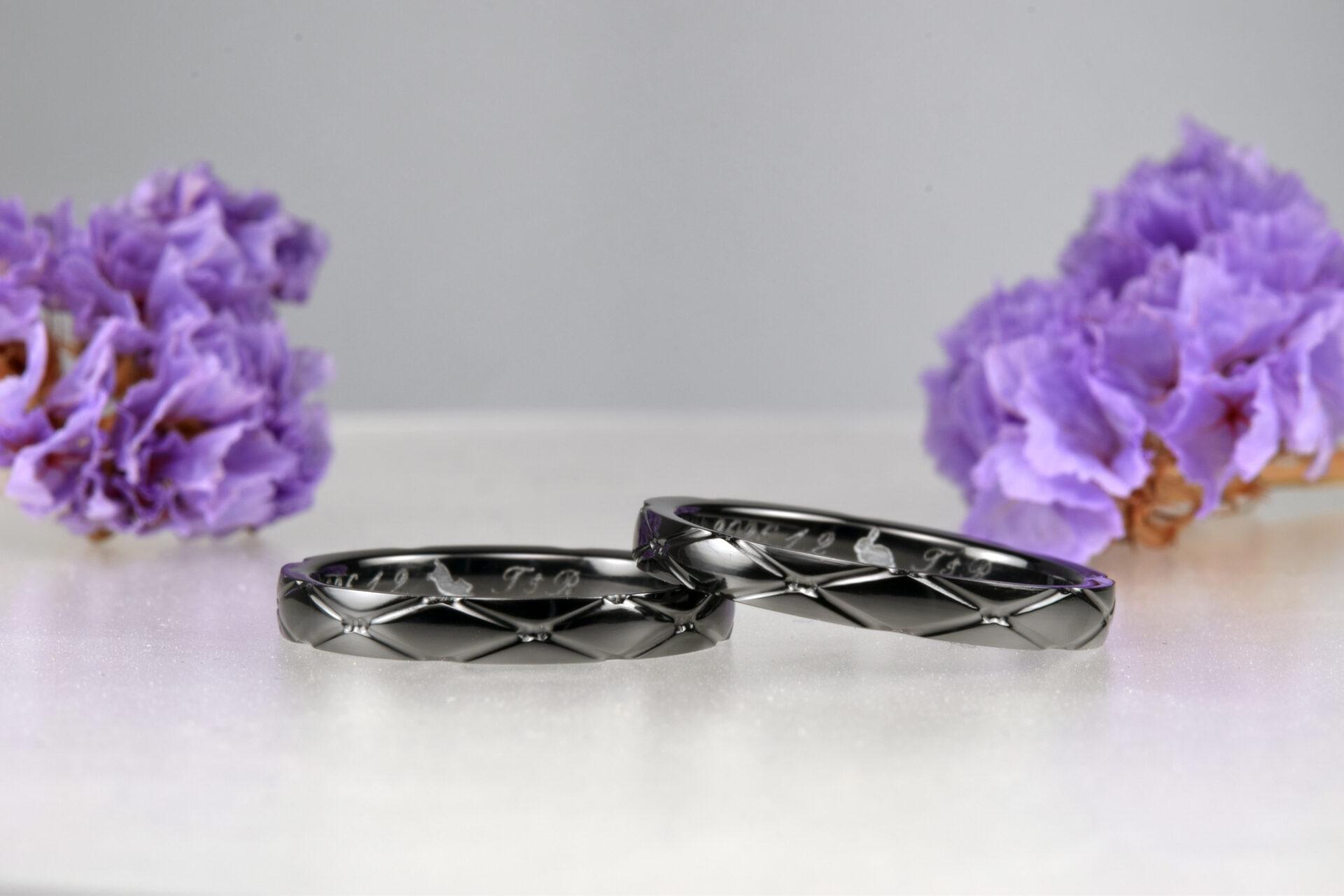 ブラックジルコニウムの黒い結婚指輪