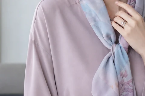 夏タイプのラベンダーの洋服