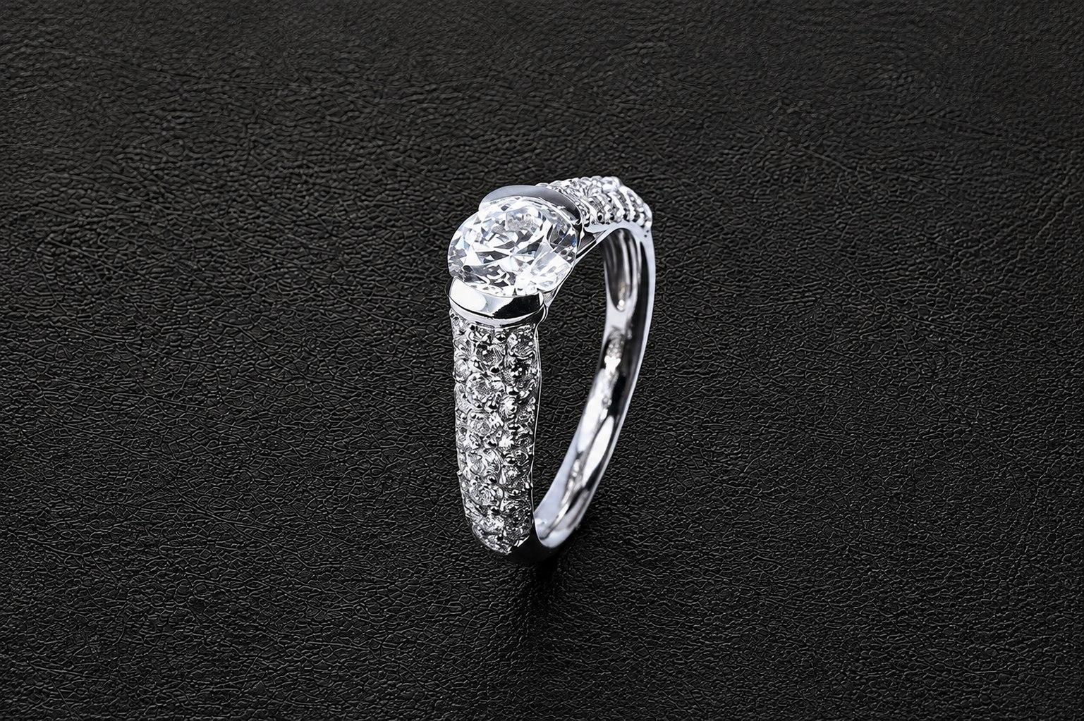 結婚10周年に制作した0.7ctダイヤモンドリング