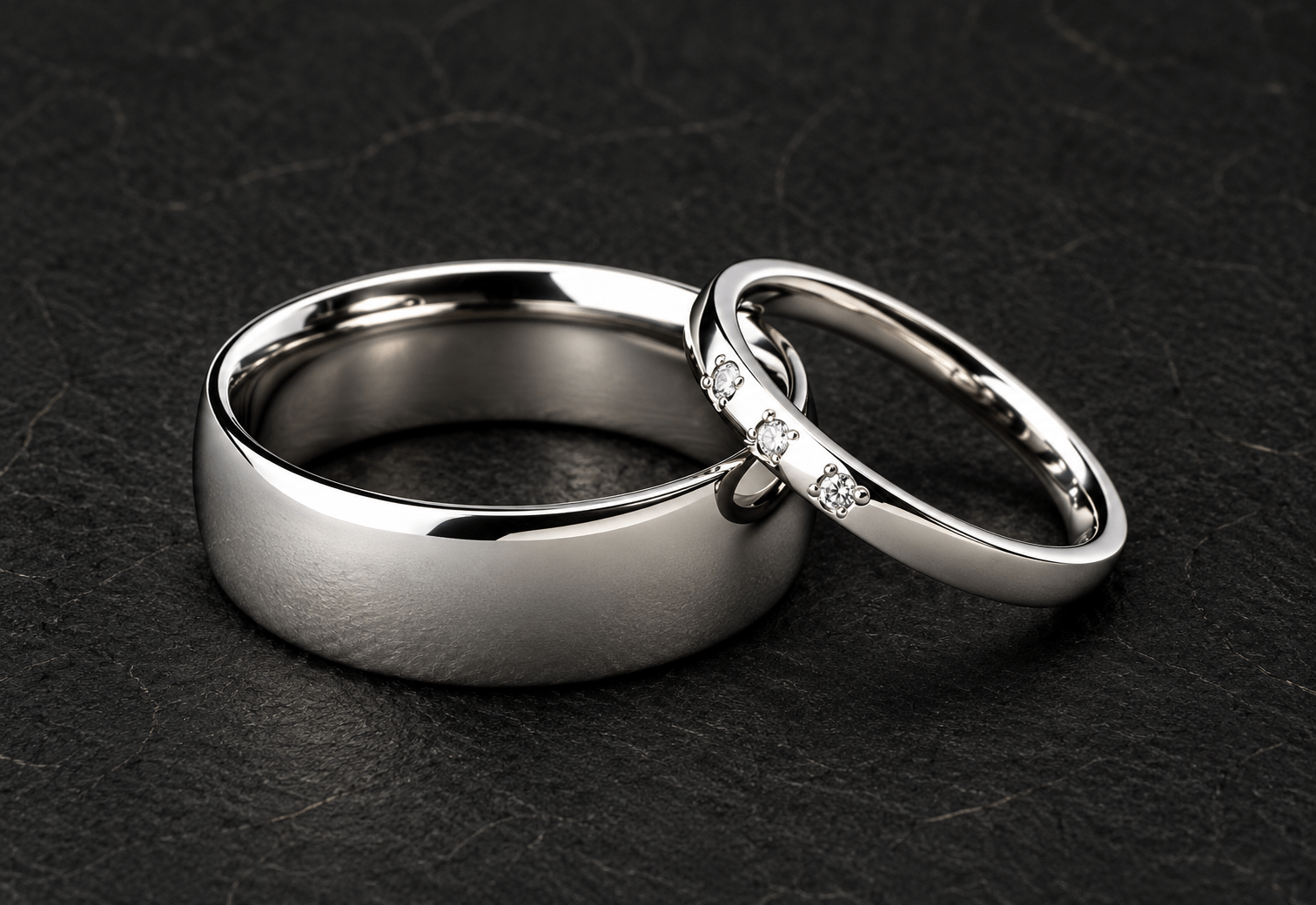 虹色のウェーブラインを施したチタン結婚指輪