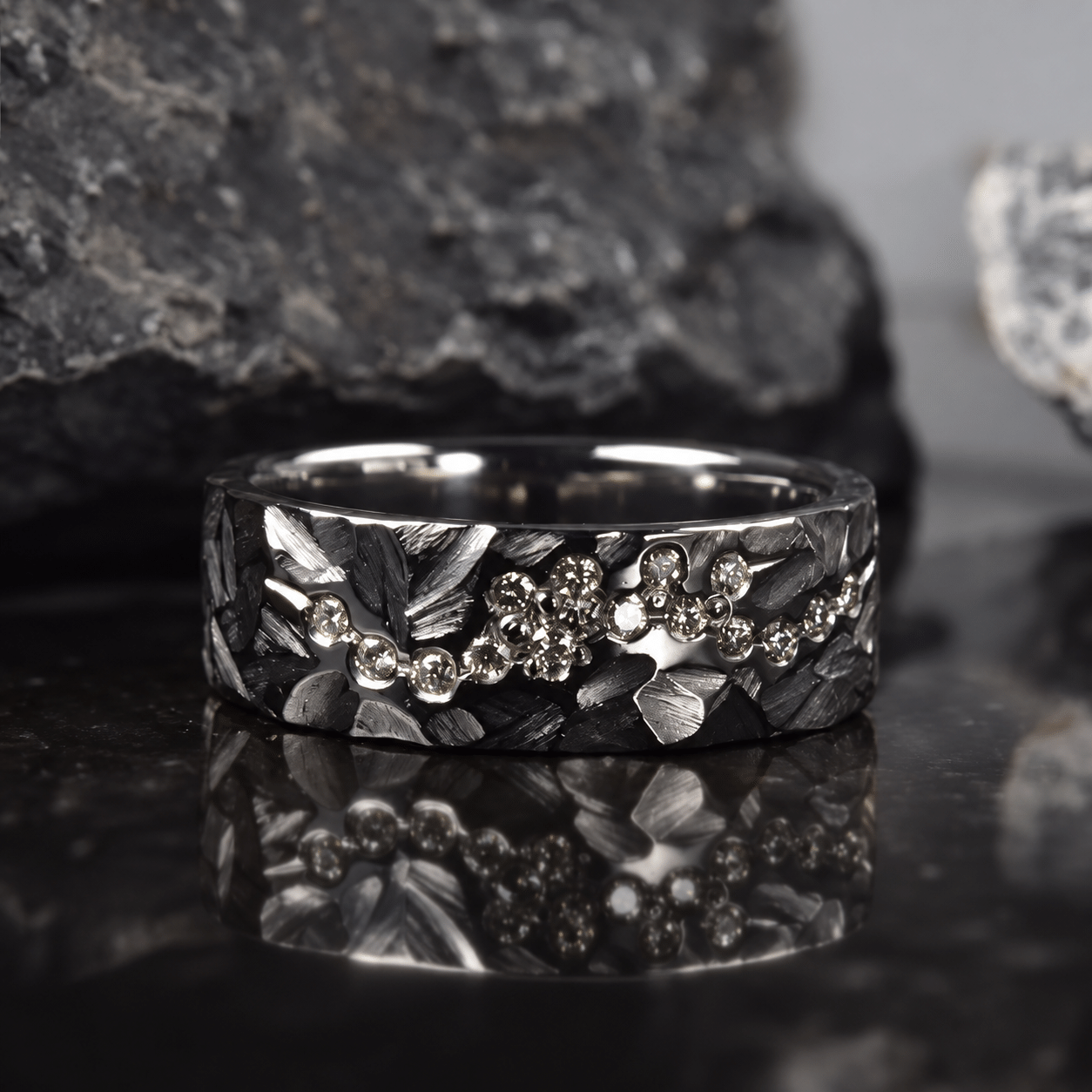Traveler Diamond Sculpture|幅広